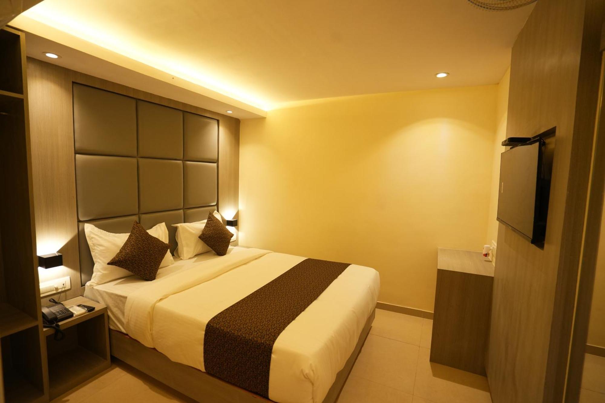 Hotel Boston 뭄바이 외부 사진