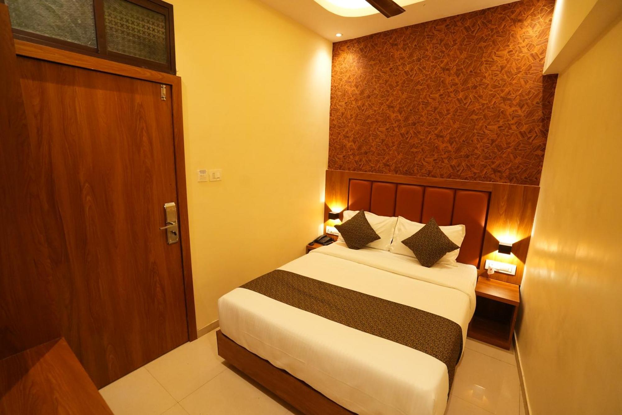 Hotel Boston 뭄바이 외부 사진
