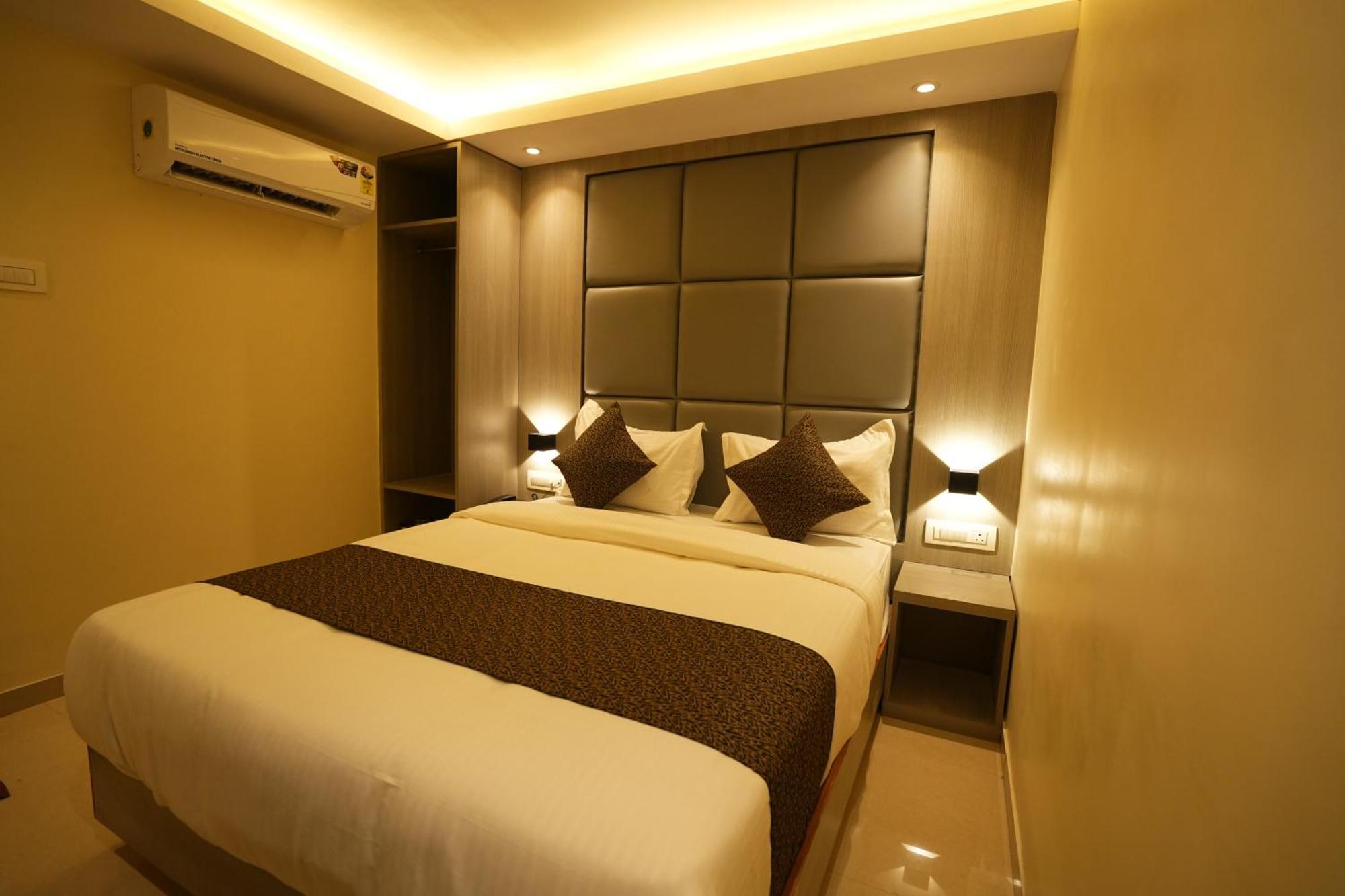 Hotel Boston 뭄바이 외부 사진