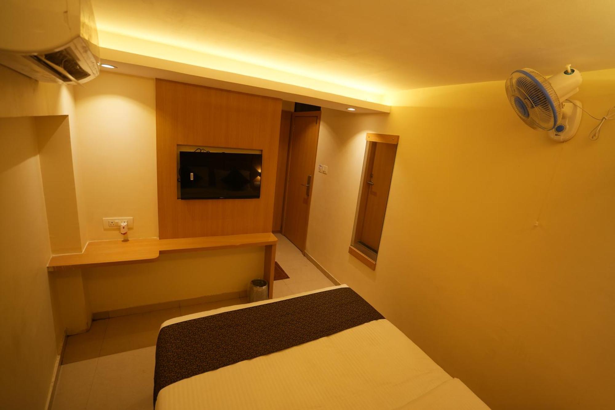 Hotel Boston 뭄바이 외부 사진