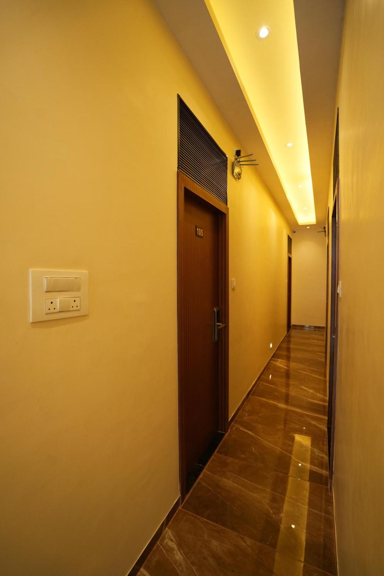 Hotel Boston 뭄바이 외부 사진