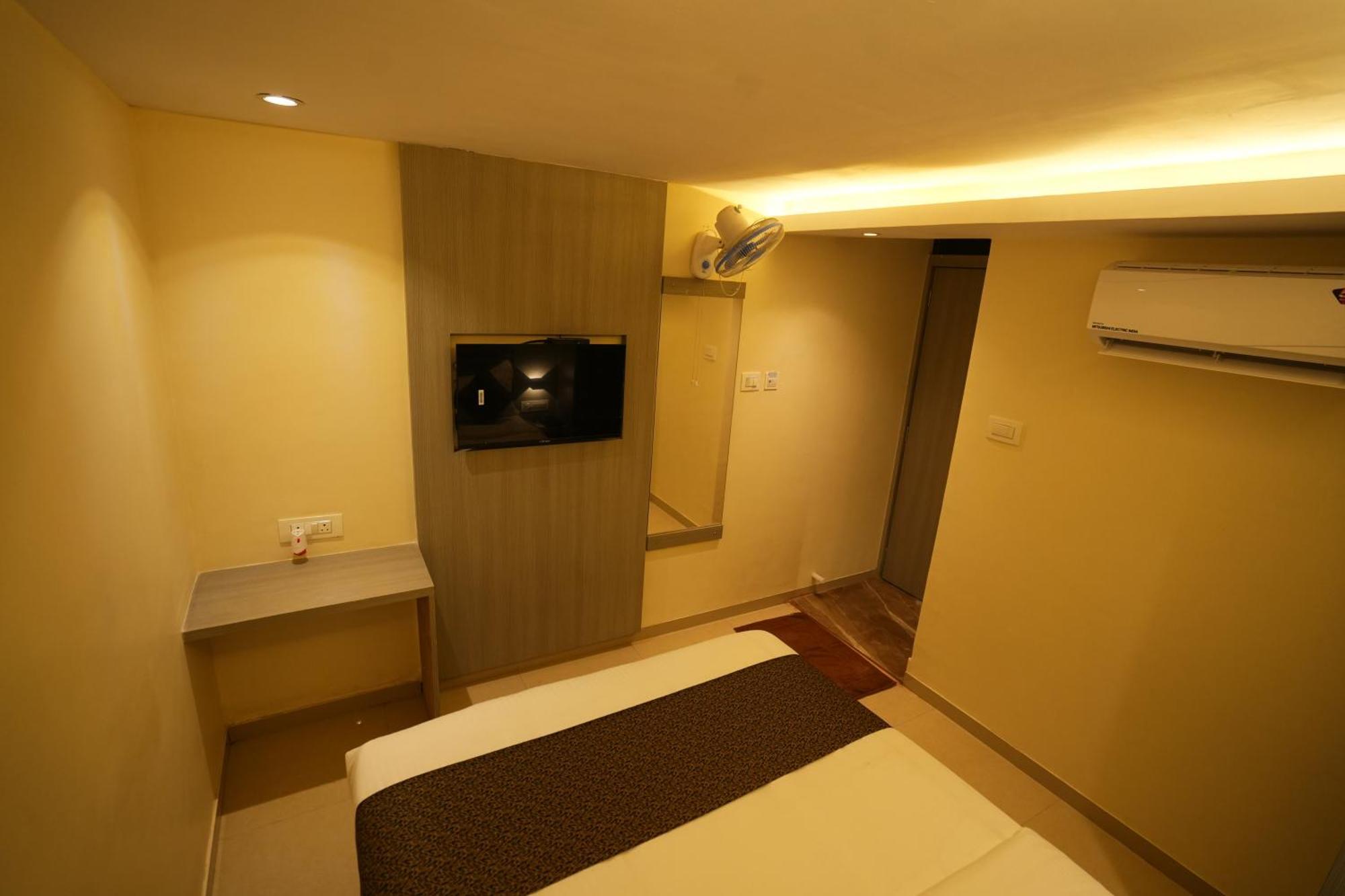 Hotel Boston 뭄바이 외부 사진